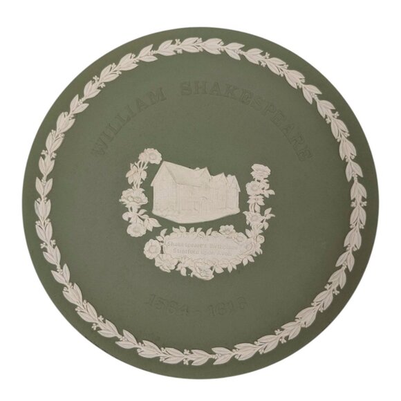Vtg Wedgewood Jasperware William Shakespeare Plate Green Embossed Relief 8" - Picture 5 of 8